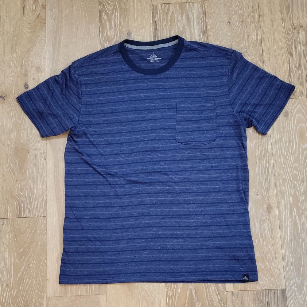Prana Men's blue striped pocket t shirt size XL